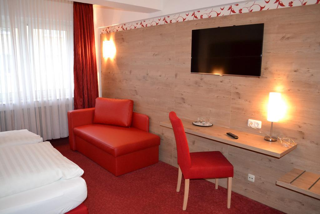 Hotel Minerva Garni Düsseldorf Exterior foto