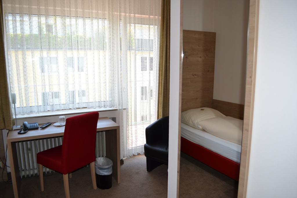 Hotel Minerva Garni Düsseldorf Quarto foto